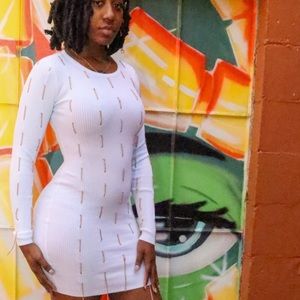 White Long Sleeve Chain Dress
